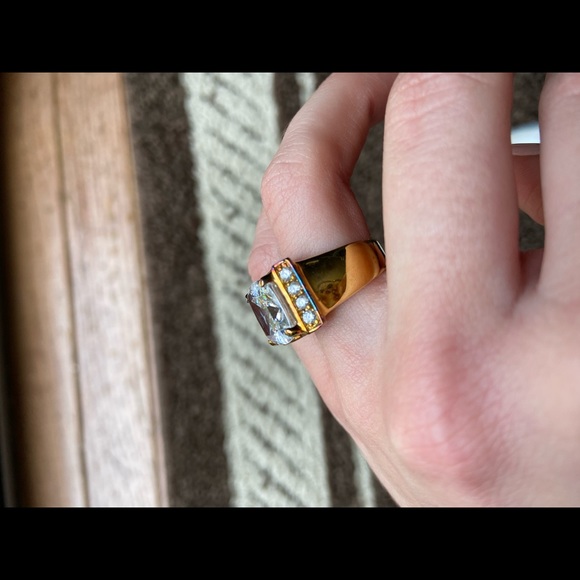 Simulated diamond gold tone ring - Picture 5 of 6